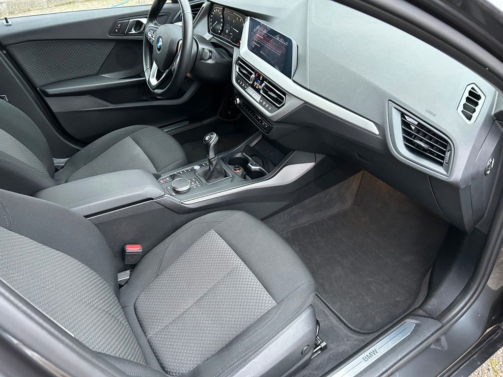 BMW 118 2021
