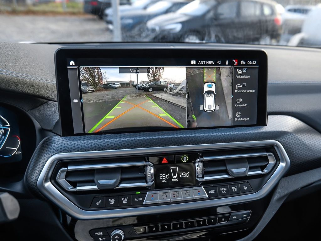 BMW iX3 2024