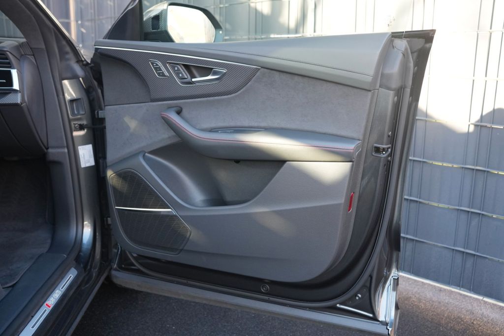 Audi RSQ8 2024