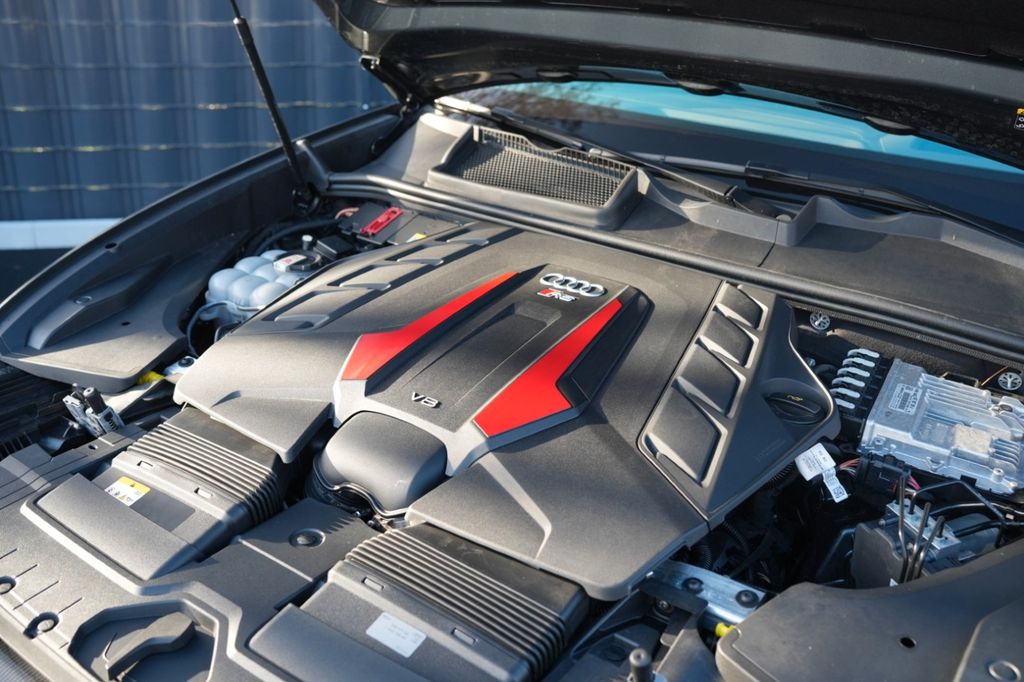 Audi RSQ8 2024