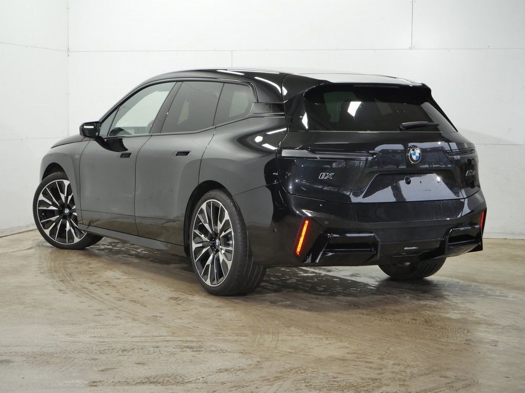 BMW iX 2025