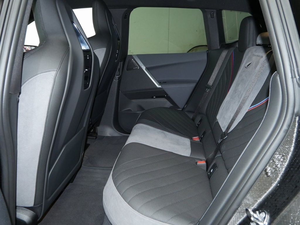 BMW iX 2025