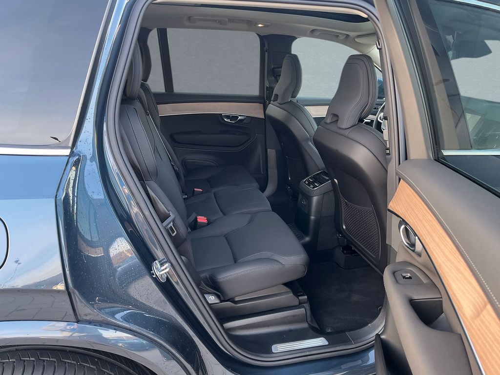 Volvo XC90 2025