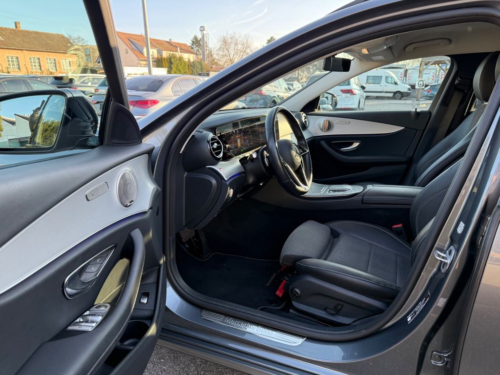 Mercedes-Benz E 300 2022