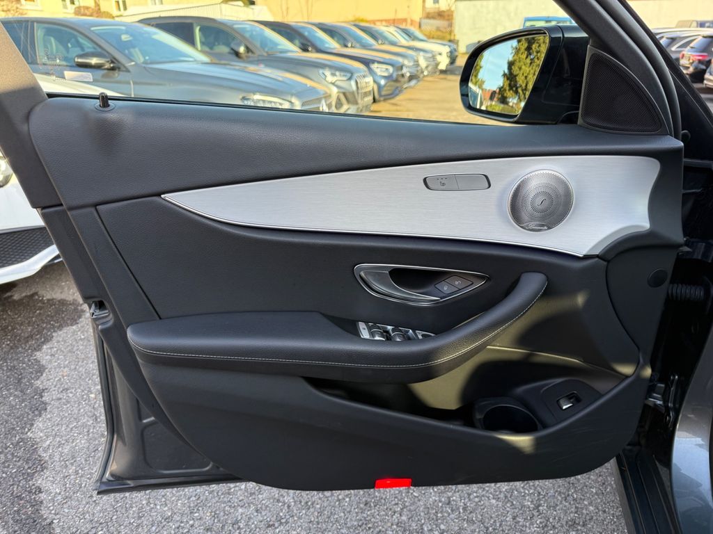 Mercedes-Benz E 300 2022