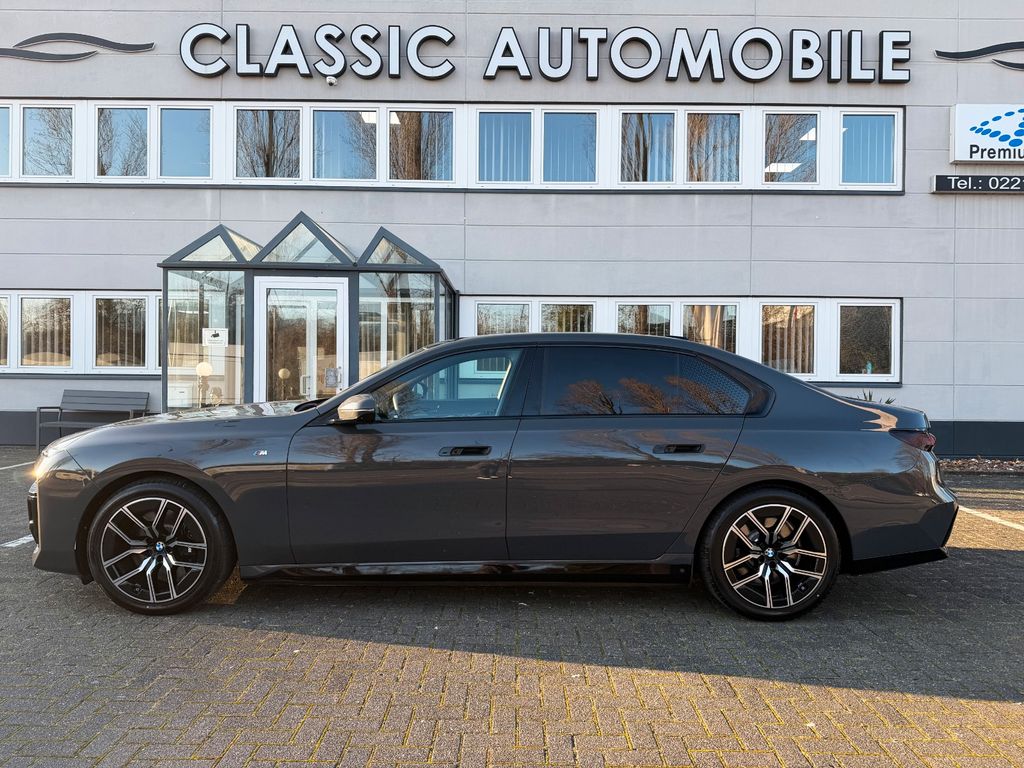 BMW i7 2024