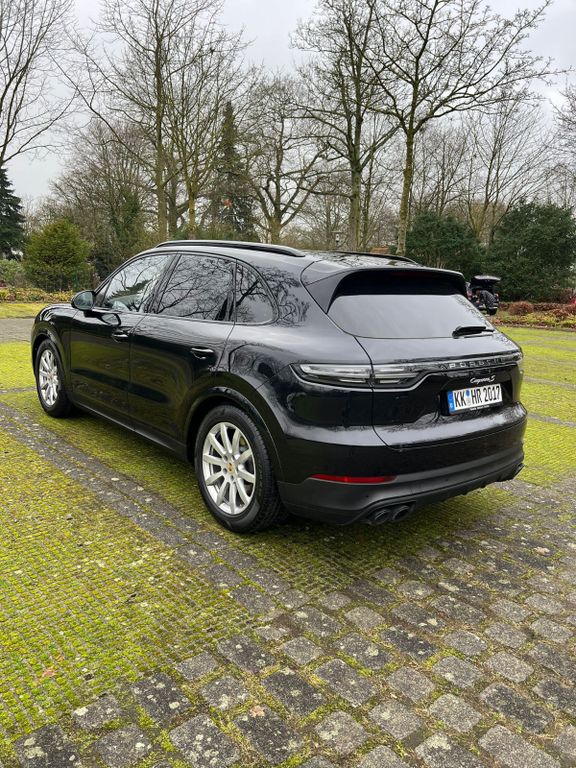 Porsche Cayenne 2021