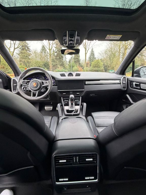 Porsche Cayenne 2021