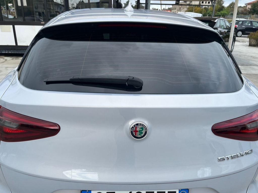 Alfa Romeo Stelvio 2021