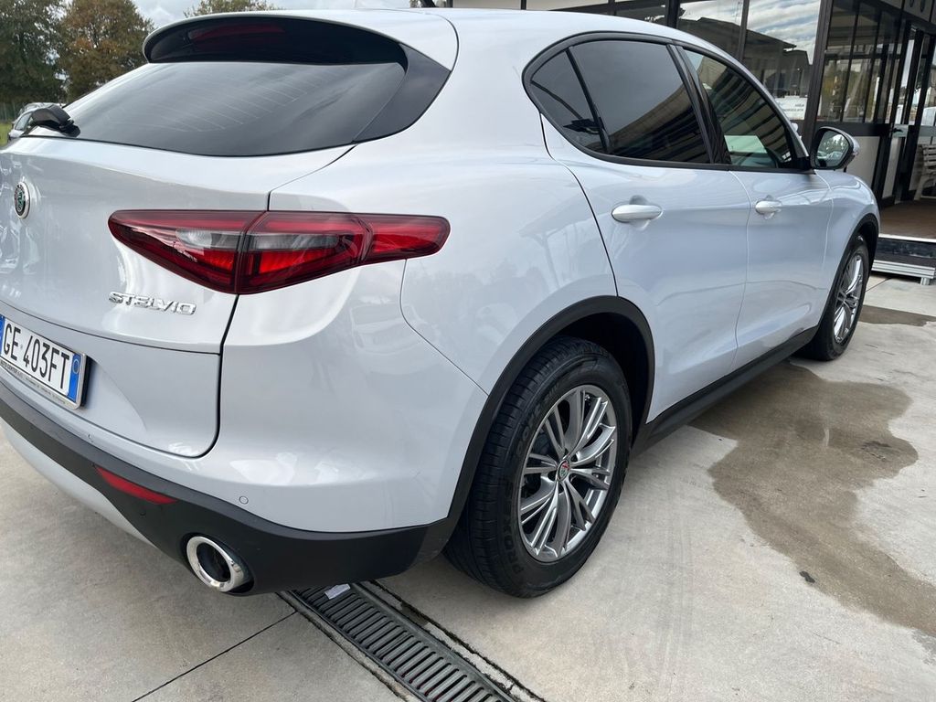 Alfa Romeo Stelvio 2021