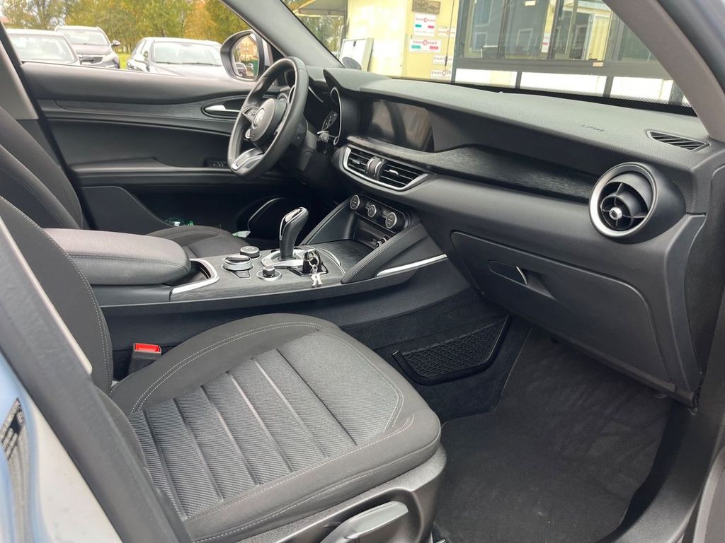 Alfa Romeo Stelvio 2021