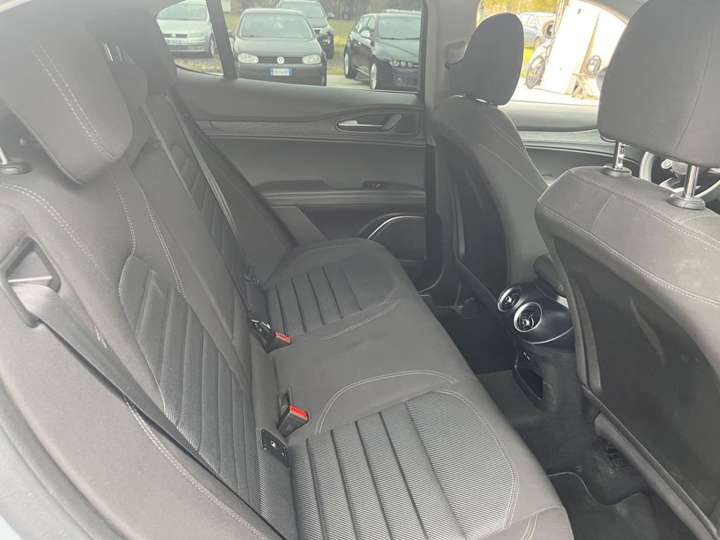 Alfa Romeo Stelvio 2021