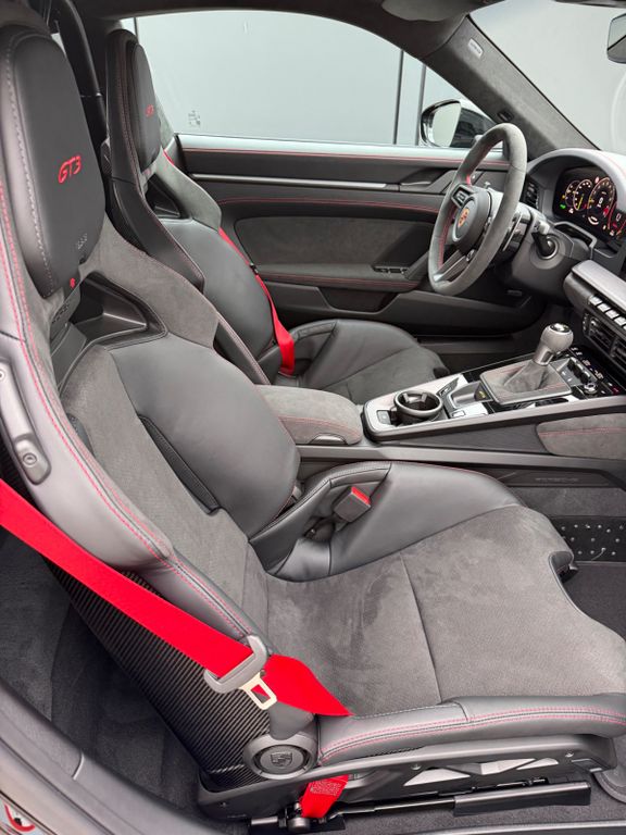 Porsche 992 2025
