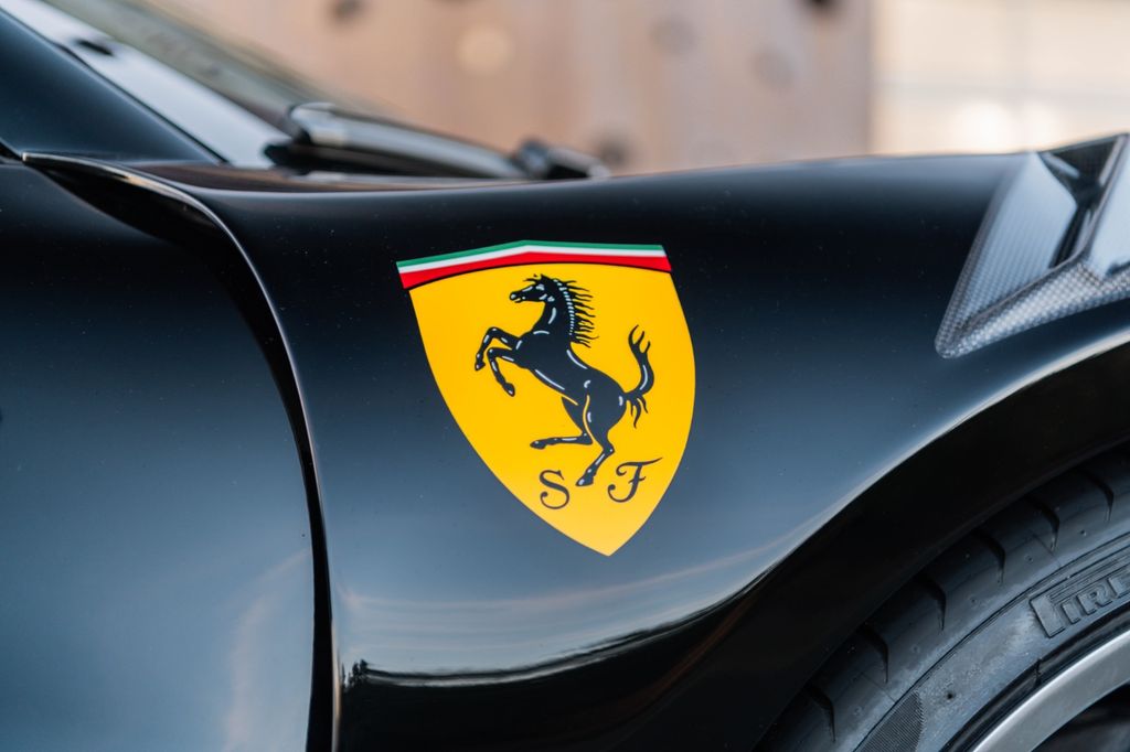 Ferrari 296 GTS 2024