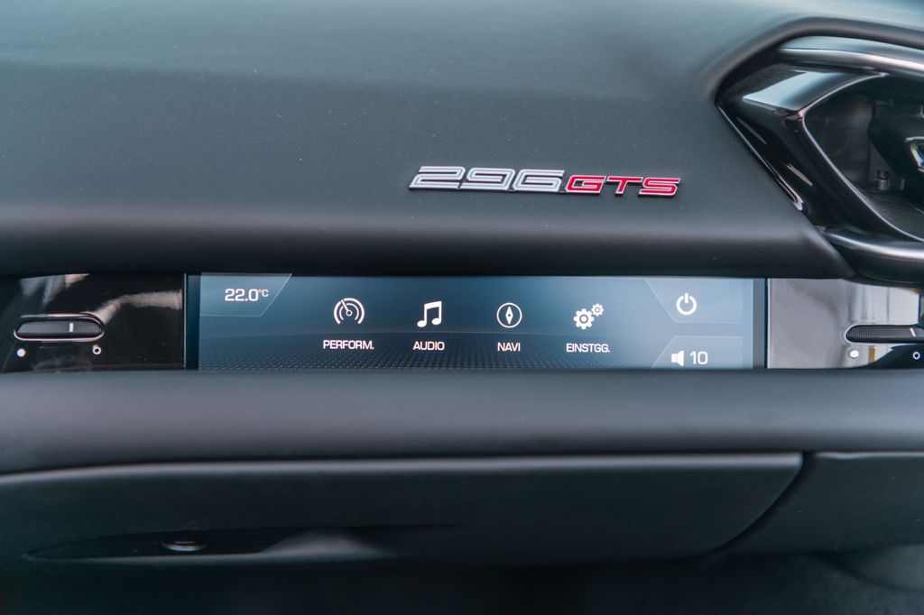 Ferrari 296 GTS 2024