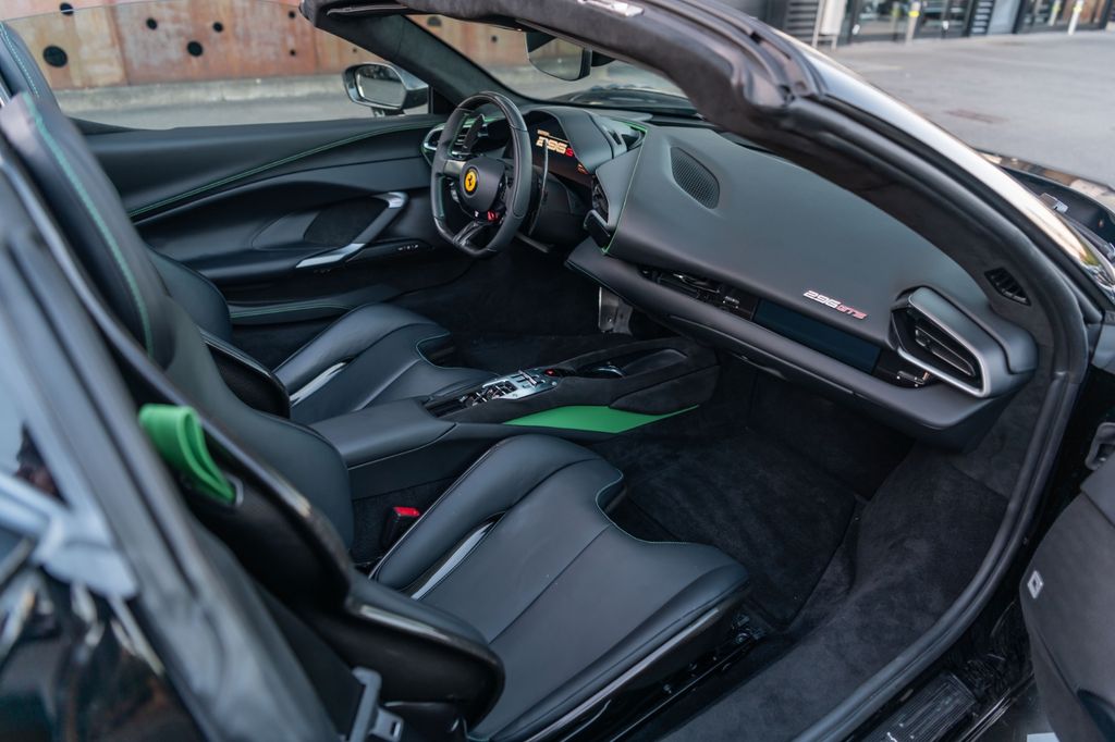 Ferrari 296 GTS 2024