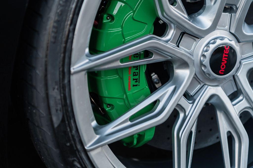 Ferrari 296 GTS 2024