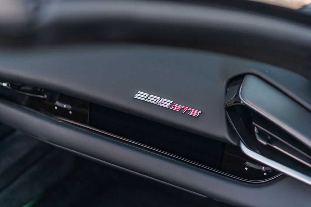 Ferrari 296 GTS 2024