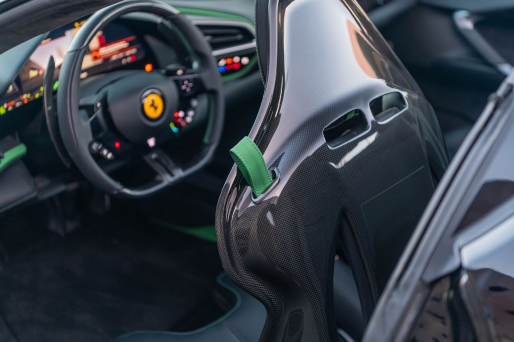 Ferrari 296 GTS 2024