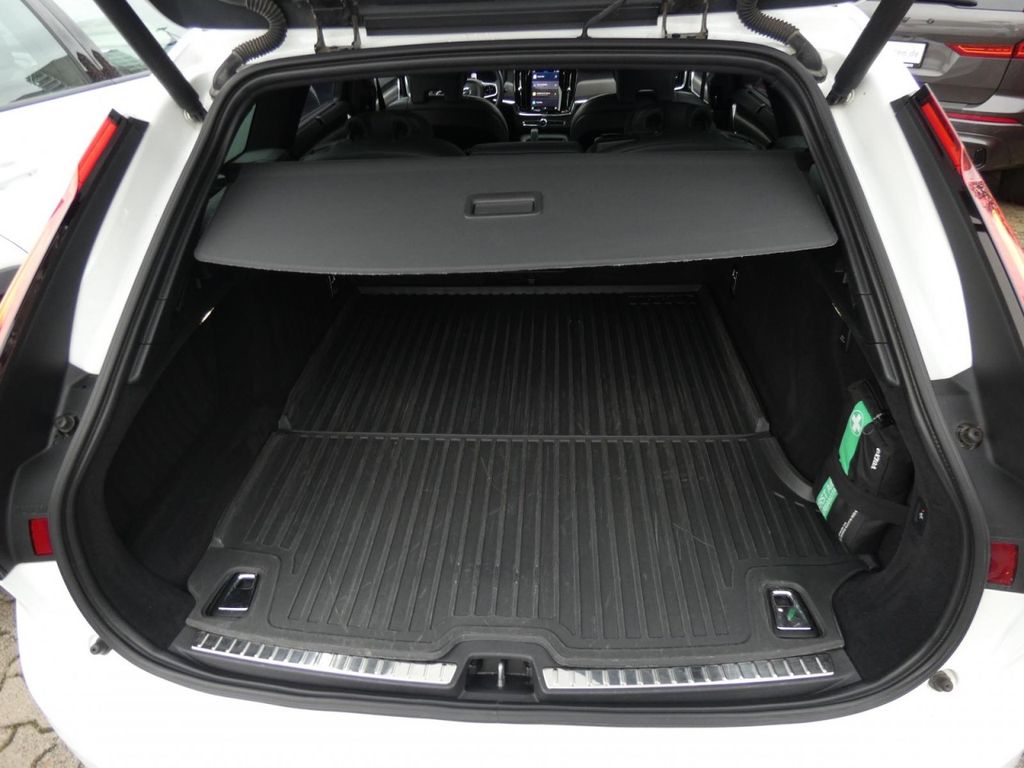 Volvo V90 Cross Country 2021