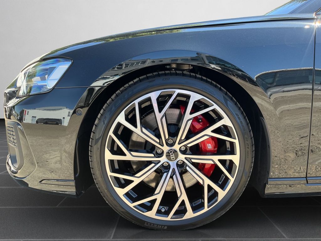 Audi S8 2025
