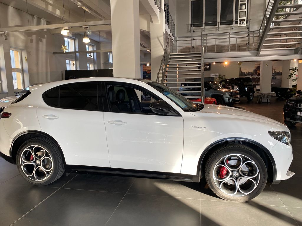 Alfa Romeo Stelvio 2023