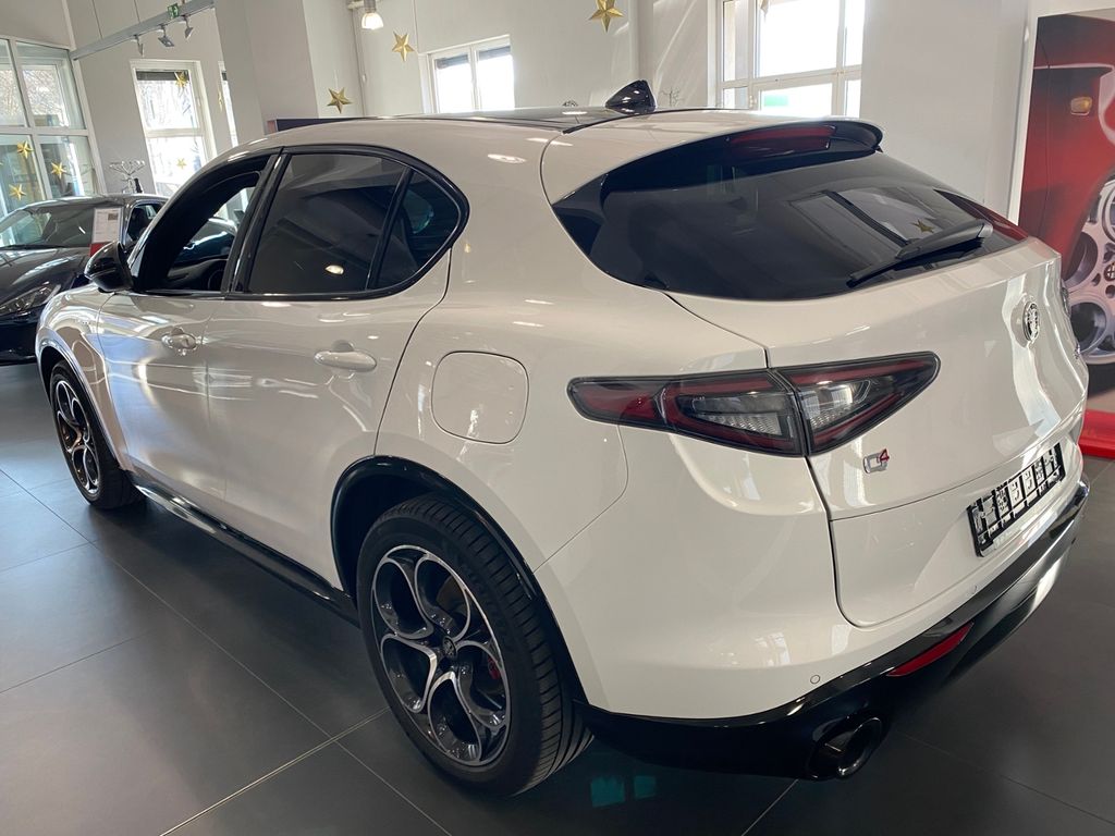 Alfa Romeo Stelvio 2023