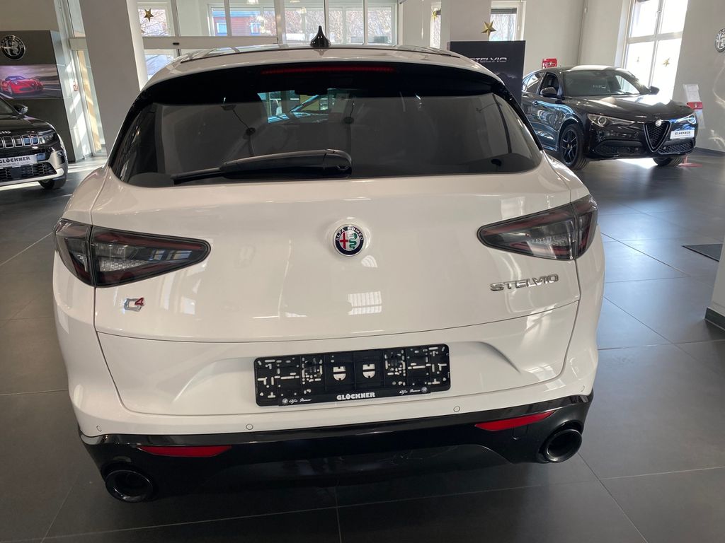 Alfa Romeo Stelvio 2023