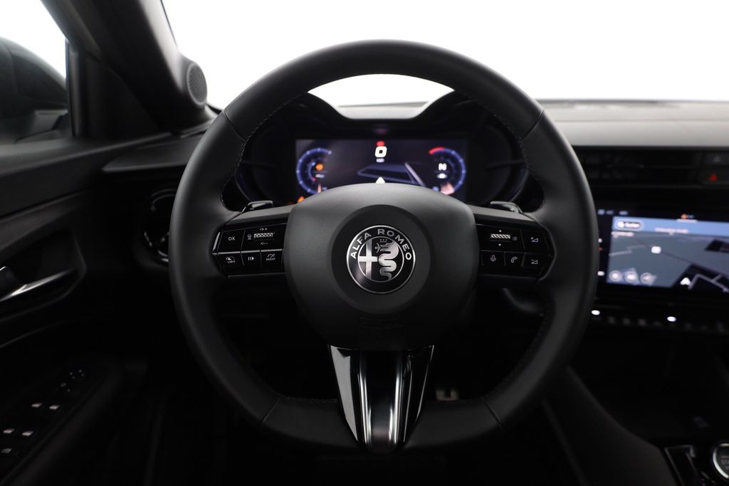 Alfa Romeo Junior 2025