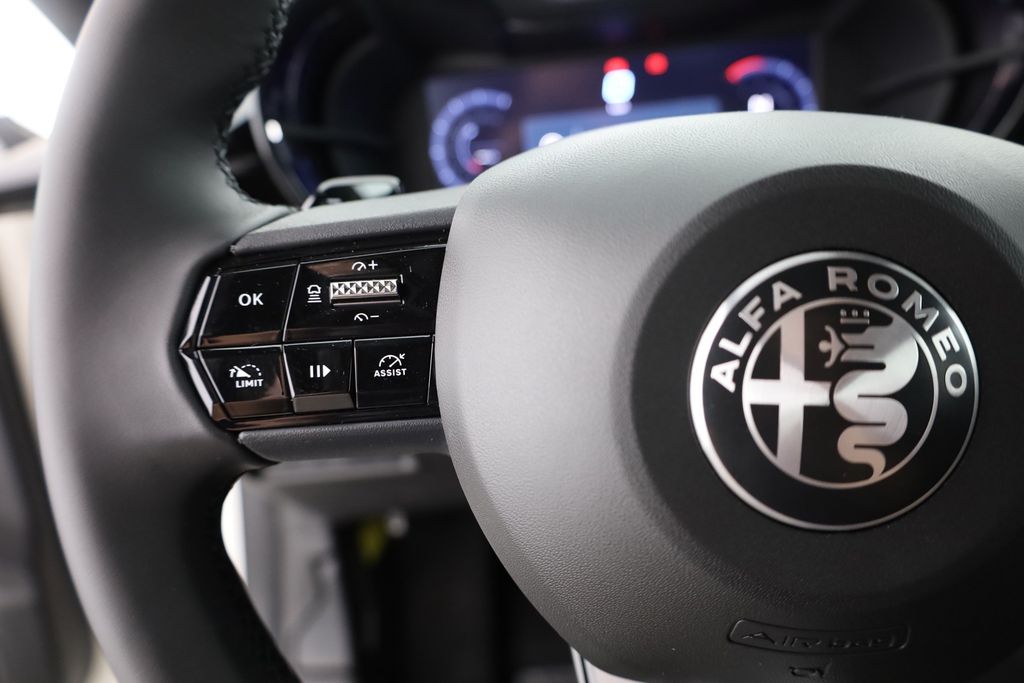 Alfa Romeo Junior 2025