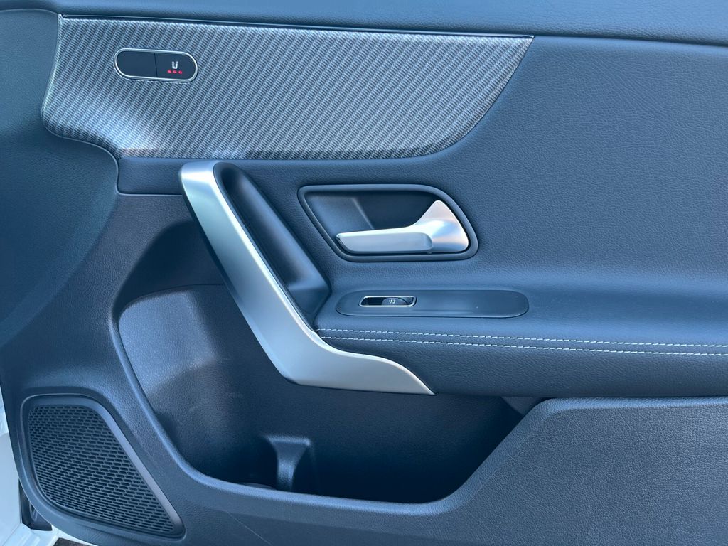 Mercedes-Benz A 200 2024