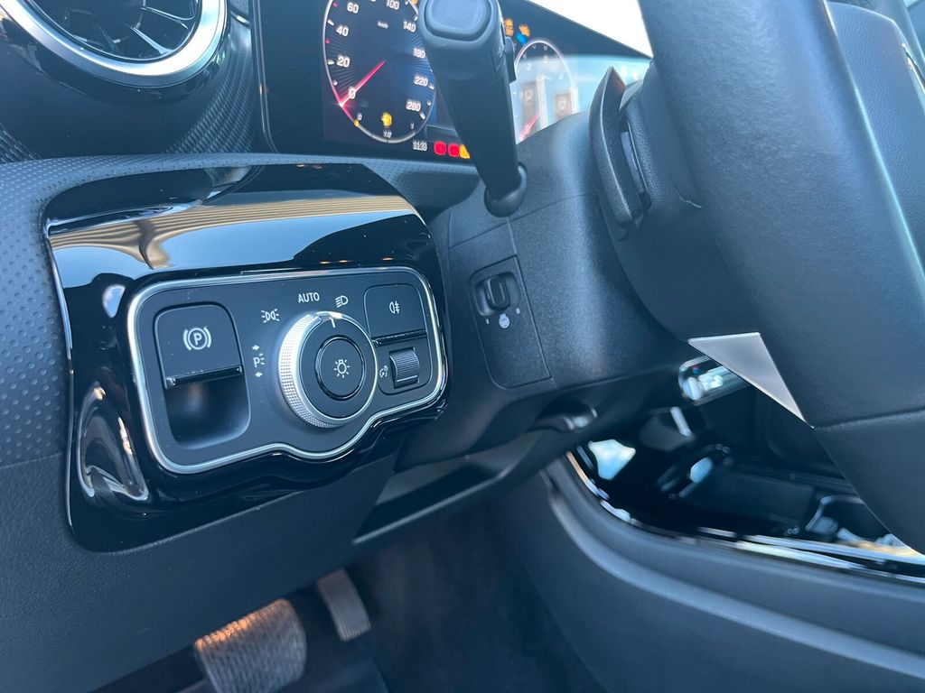 Mercedes-Benz A 200 2024