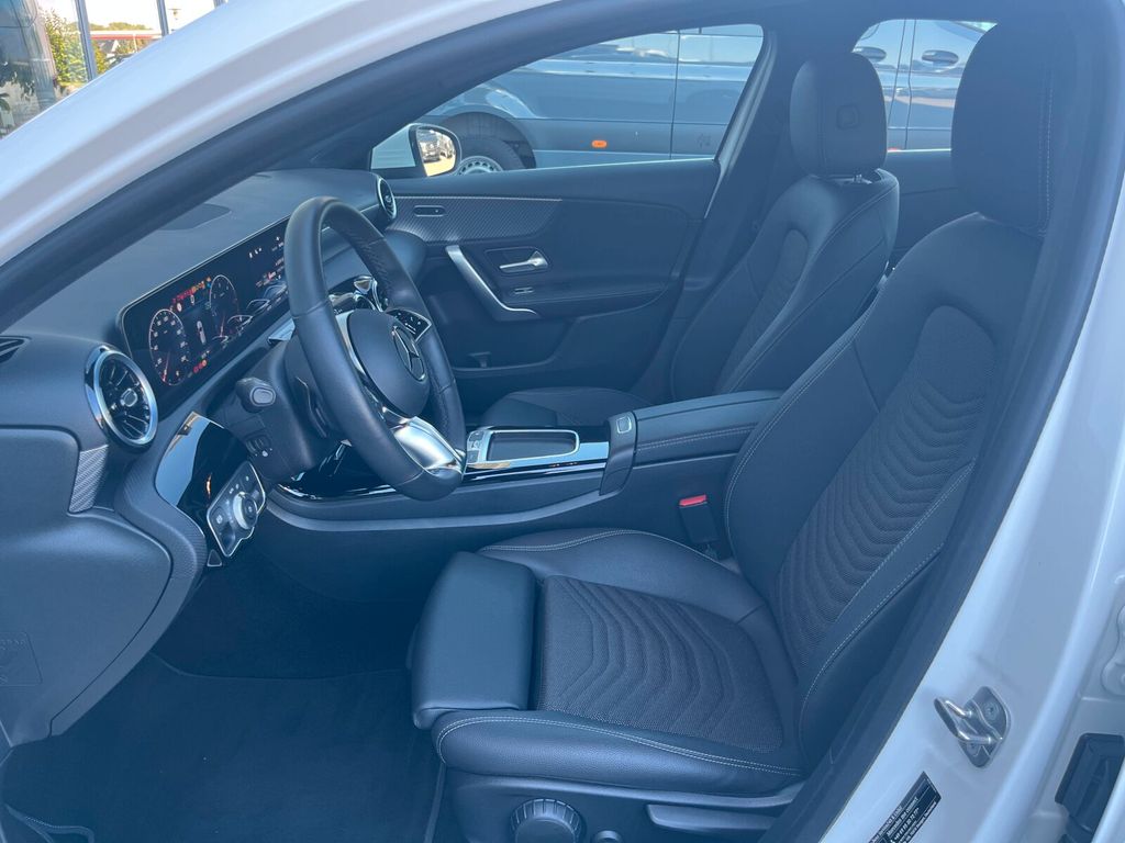 Mercedes-Benz A 200 2024