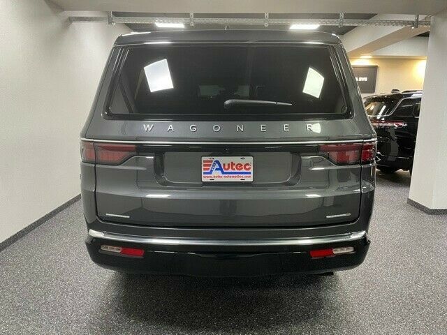 Jeep Wagoneer