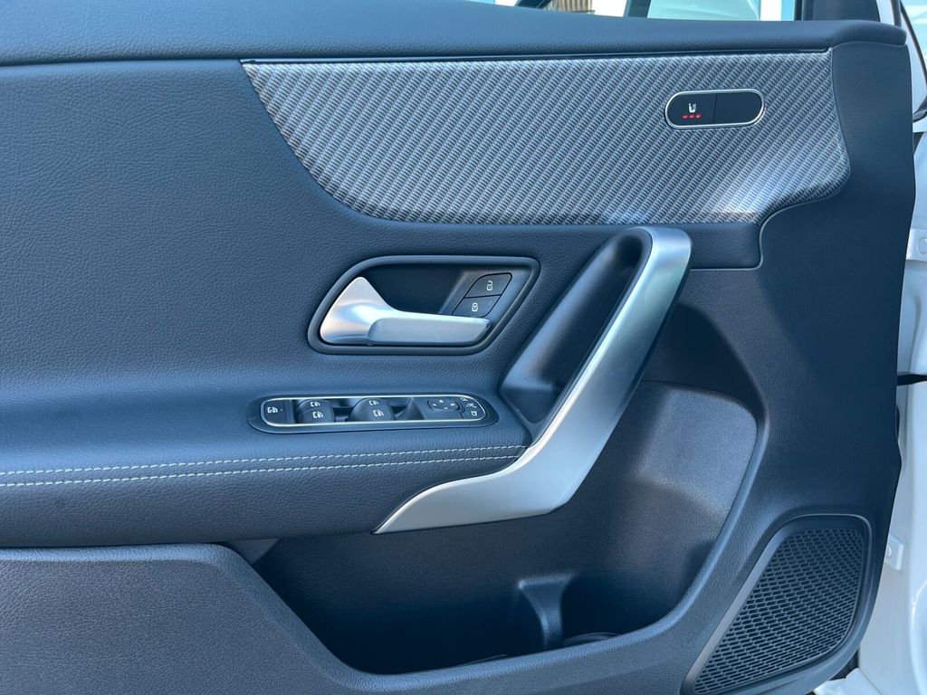 Mercedes-Benz A 200 2024