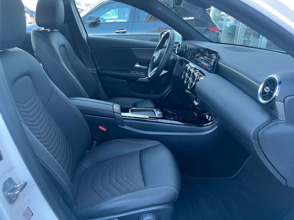 Mercedes-Benz A 200 2024