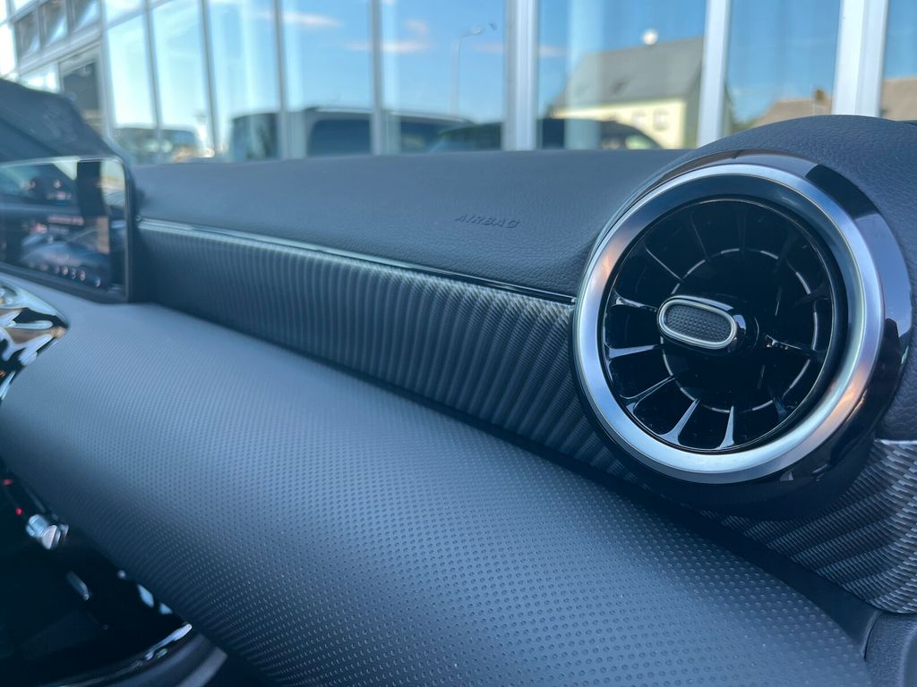 Mercedes-Benz A 200 2024