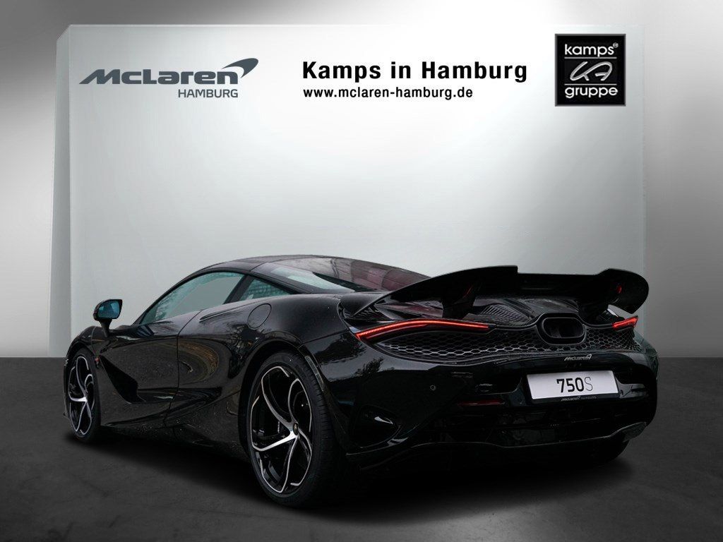McLaren 750S 2025