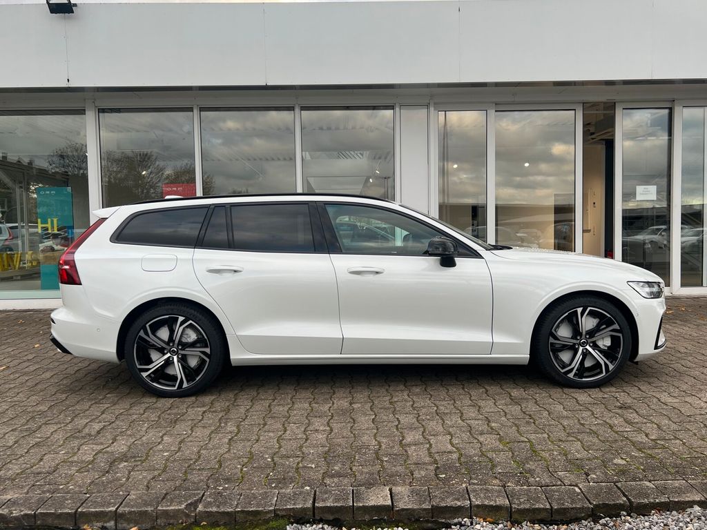 Volvo V60 2025