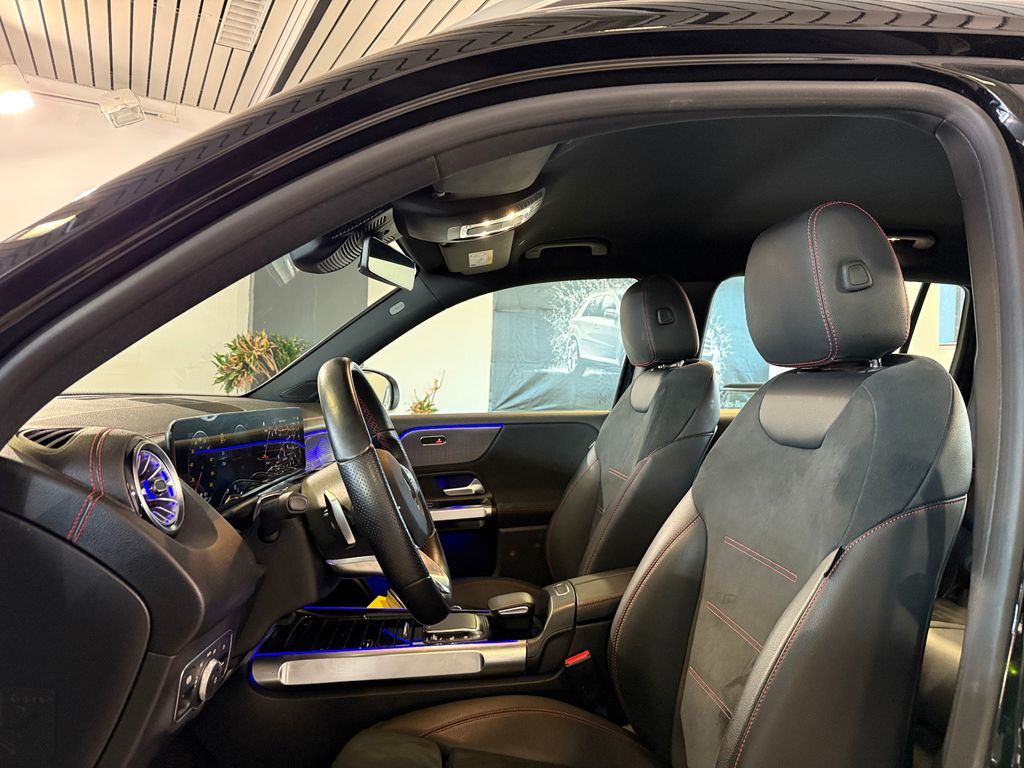 Mercedes-Benz EQB 2023