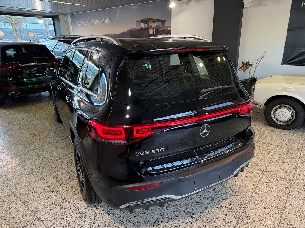 Mercedes-Benz EQB 2023