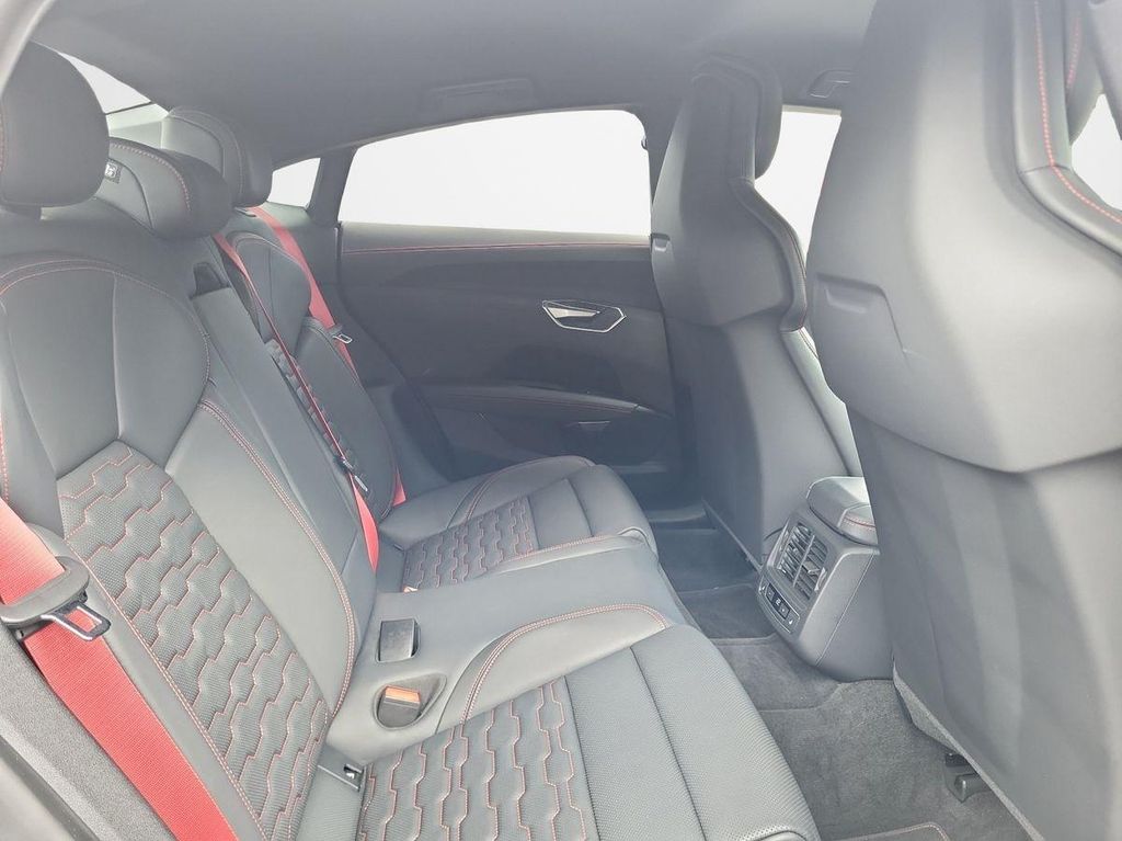 Audi RS e-tron GT 2021