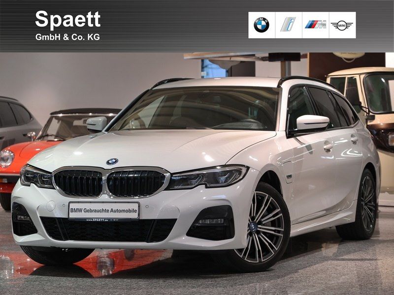 BMW 330 2022
