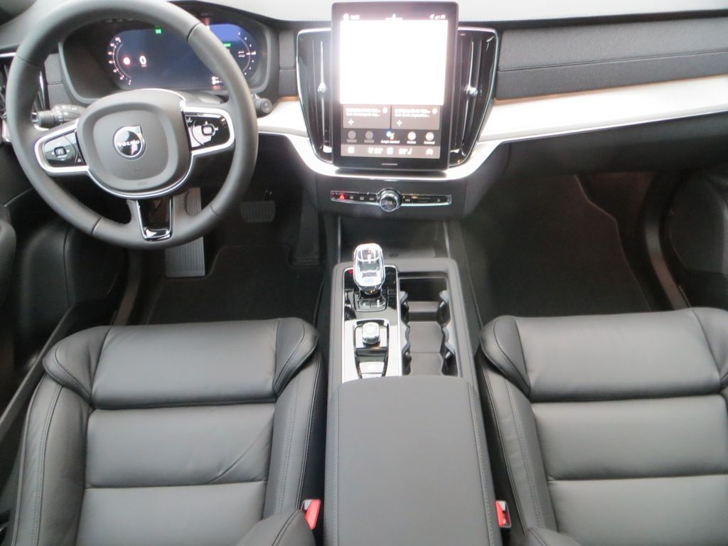 Volvo XC90 2025