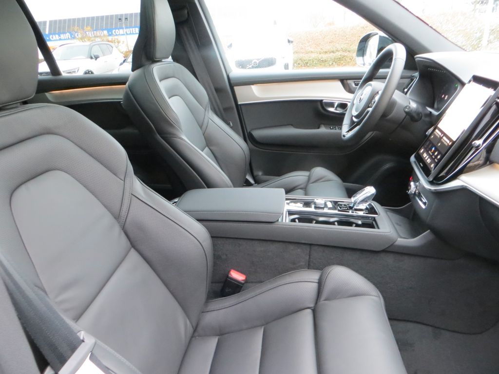 Volvo XC90 2025