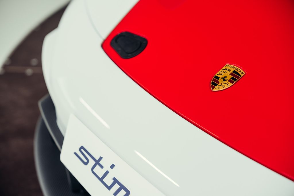 Porsche 992 2025