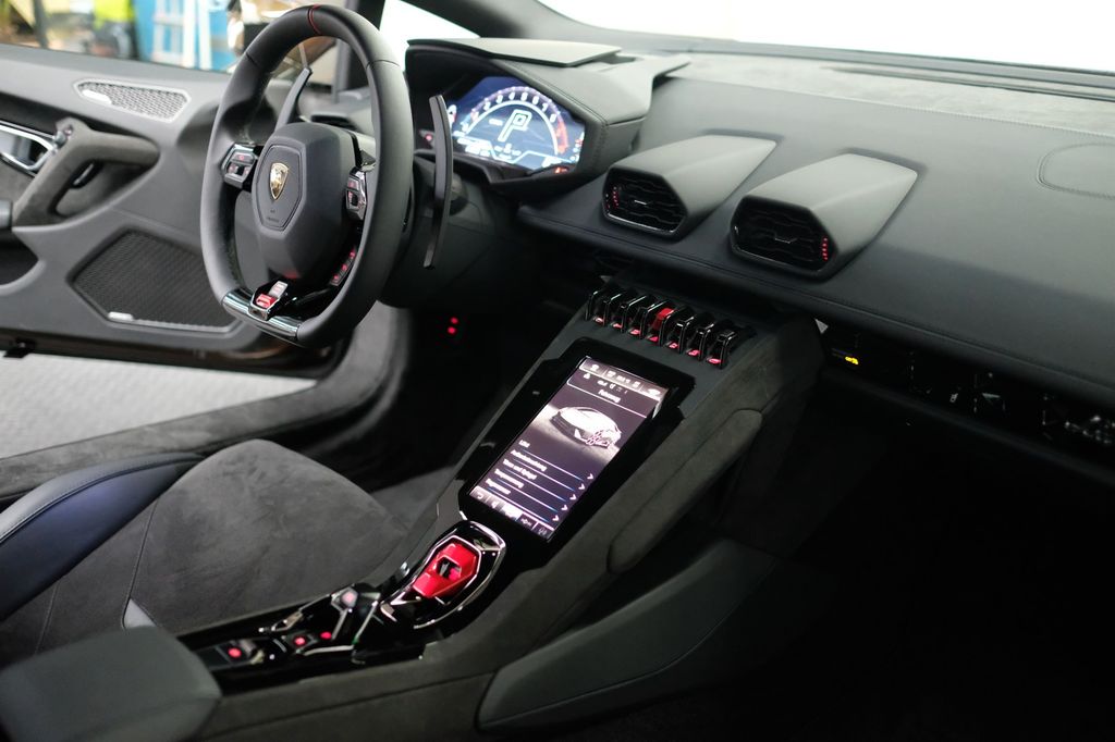 Lamborghini Huracán 2024