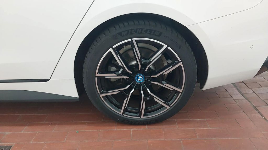 BMW i4 2023