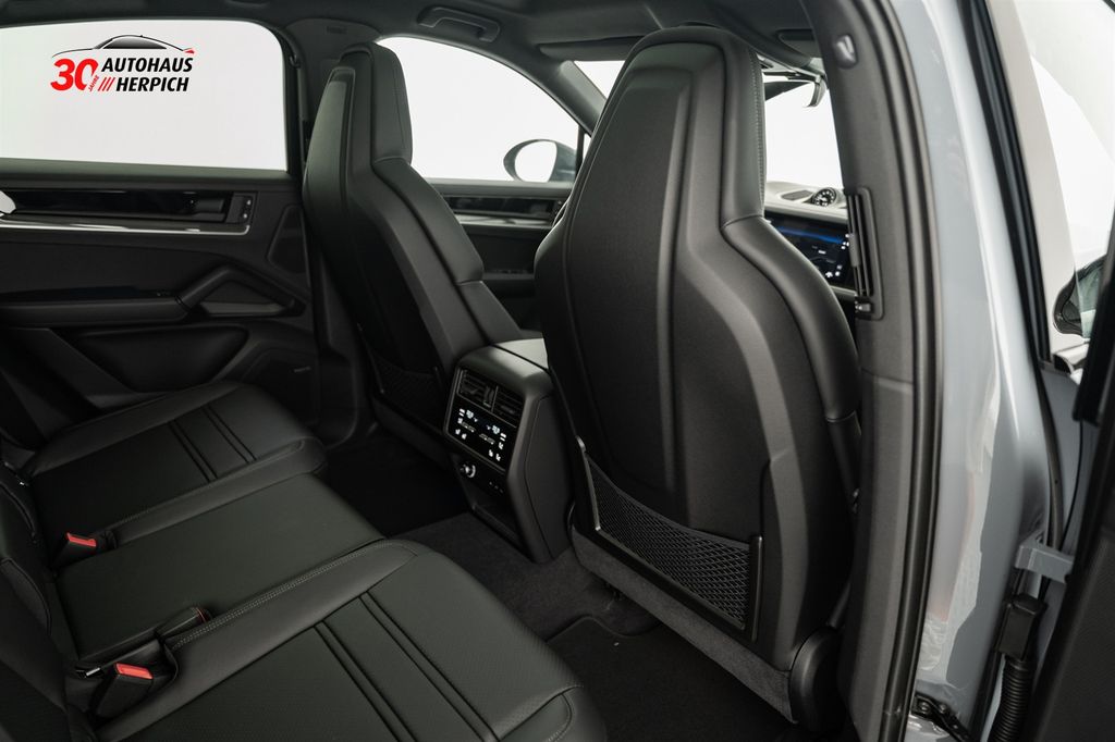 Porsche Cayenne 2025