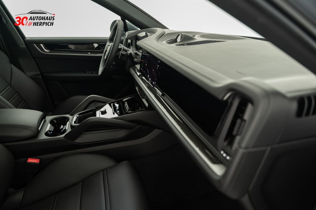 Porsche Cayenne 2025